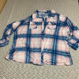 Avenue pink and blue plaid button-up shirt Size women 30-32. SKU853 #flannel